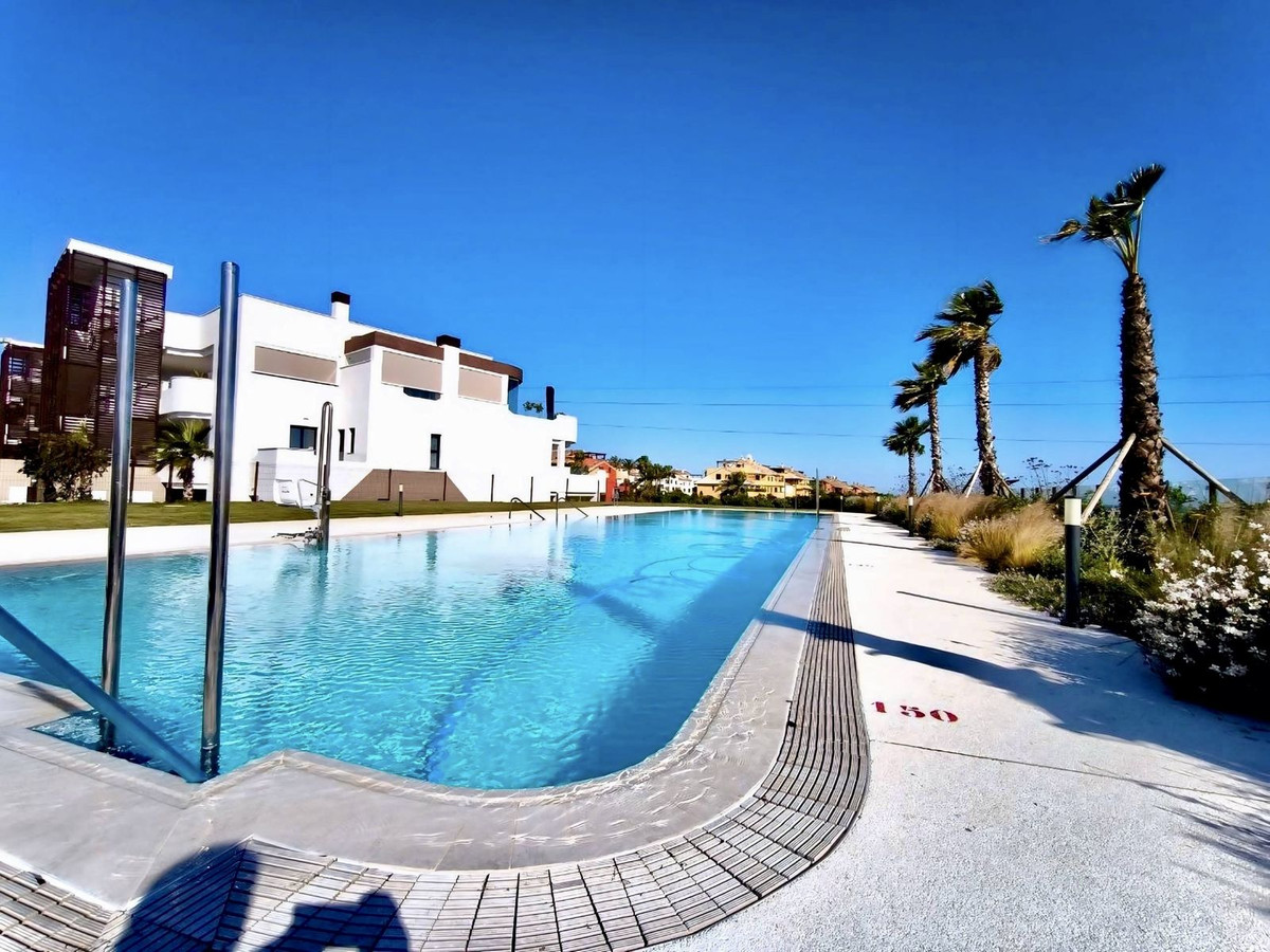 Nueva Milla de Oro, Estepona